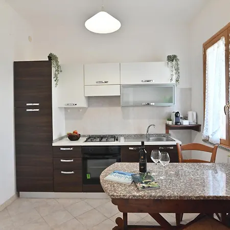 Izzhome 3* פולה