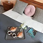 Izzhome Πανσιόν