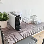 ゲストハウス Izzhome 3*
