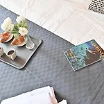 Πανσιόν Izzhome Pula