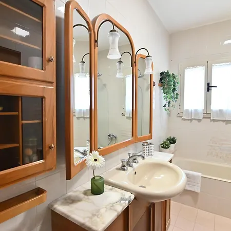 Izzhome Guest house
