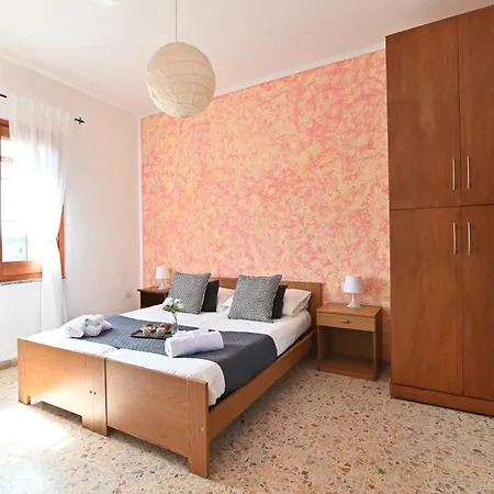 Guest house Izzhome Pula