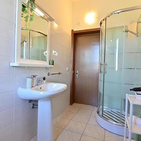 Guest house Izzhome Pula